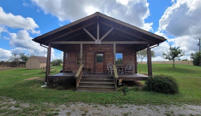 Secluded cabins with fishing pond on the Mississippi River Hills Wine Trail