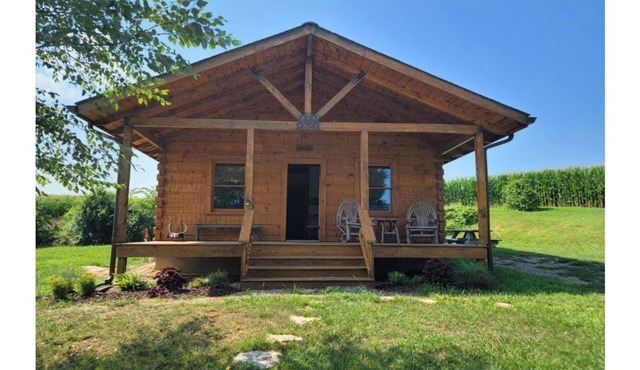 Secluded cabins with fishing pond on the Mississippi River Hills Wine Trail