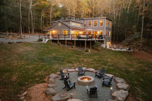 Secluded Catskills 3BR with Hot Tub & Roof Deck
