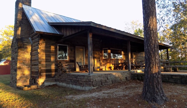 Secluded Cave Creek Cabin where you can Restore Your Soul, sleeps 17
