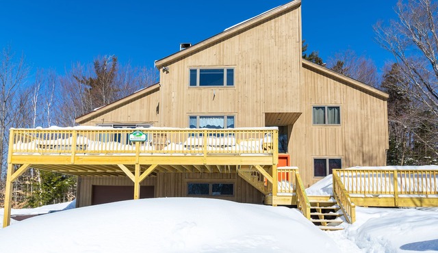 Secluded Chalet, Mountain Views, Sauna+ Hotub (Near Stratton, Magic, Bromley Mt)