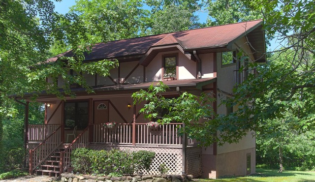 Secluded Chalet - Pet Friendly