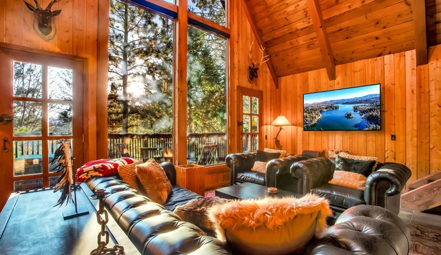 Secluded Chalet - Hidden Speakeasy in the Pines