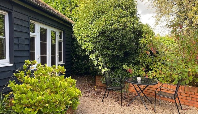 Secluded Countryside Retreat for Four, Gloucester