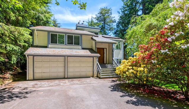 Secluded Coastal Lake Retreat w/Hot Tub