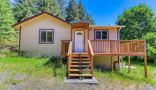 Secluded & comfortable dog-friendly home with deck plus ATV/boat parking