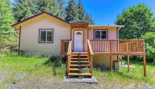 Secluded & comfortable dog-friendly home with deck plus ATV & boat parking