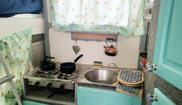 Secluded Converted Horsebox Retreat in Welcombe