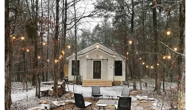 secluded cottage- firepit, outdoor shower, hammock