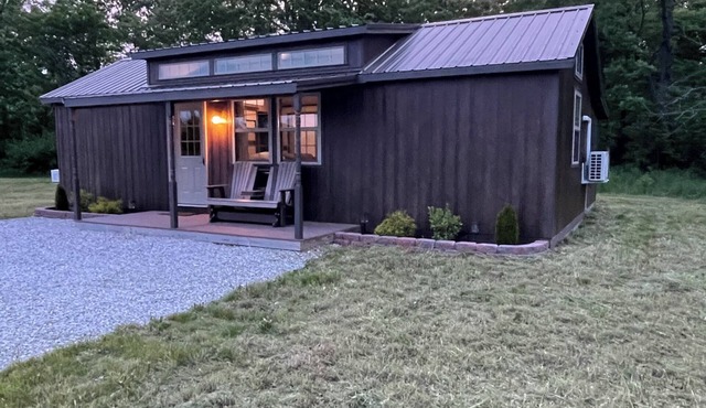 Secluded cottage, sleeps 4, private and peaceful