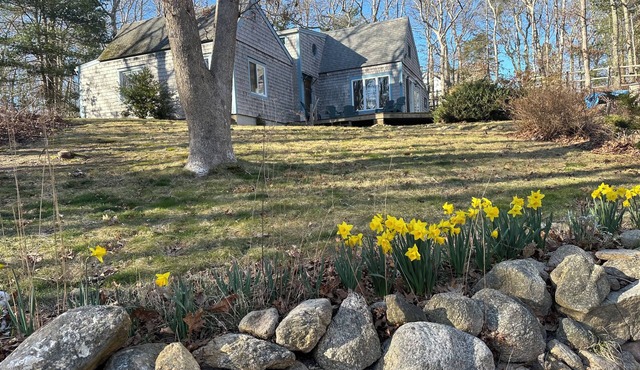 Secluded Cottage, West Tisbury, Lambert's Cove Beach Access