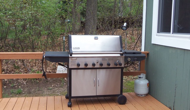 Secluded Cottage with Beautiful Views on Lake Wisconsin!