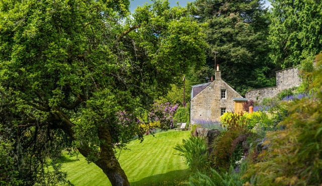 Secluded country retreat situated next to a magnificent walled garden at The Yair