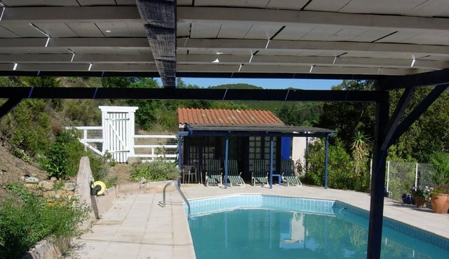 Secluded country villa for 4 with pool and fantastic views