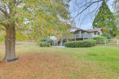 Secluded Countryside Home w/Deck in Siler City