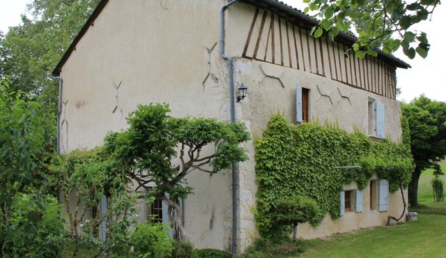 Secluded countryside house with 4 bedrooms in Eymet