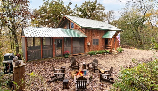 Secluded Creekside Cabin w/Hot Tub, Private Driftless Escape