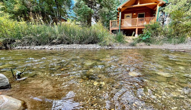 Secluded Creekside Cabins