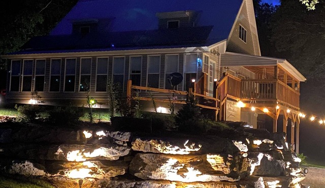 Secluded Creekside Retreat