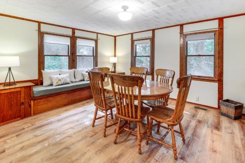 Secluded Crown Point Haven Near Golfing and Parks!