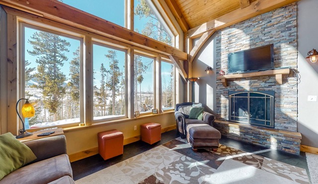 Secluded, custom-built home w/views of Continental Divide