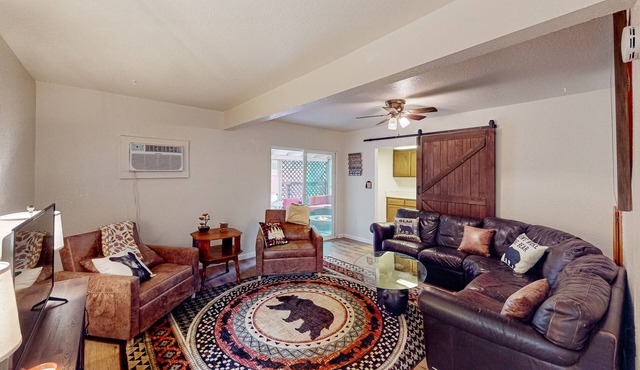 Secluded dog-friendly house close to American River with firepit, grill, W/D, AC