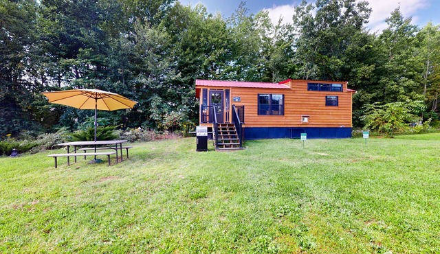 Secluded dog-friendly home with loft, firepit, grill, deck, streaming, kitchen