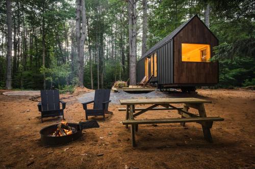 Secluded, Dog Friendly Tiny House on the Hudson River, near Saratoga Springs