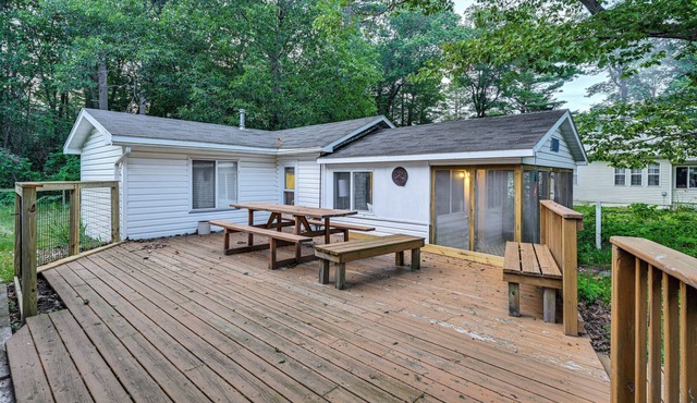 Secluded East Tawas Cabin w/Private Beach Access!