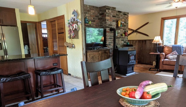 Secluded Elbow Room in Stunning Foothills