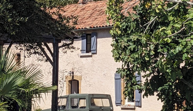 Secluded estate, nature, wifi, air conditioning, heated pool