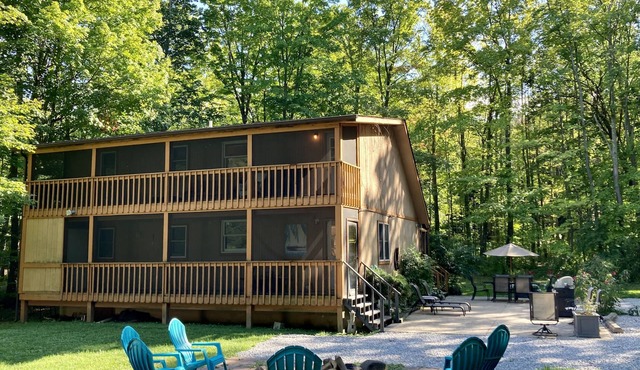 Secluded Family Cabin in the Woods, on Put-in-Bay!
