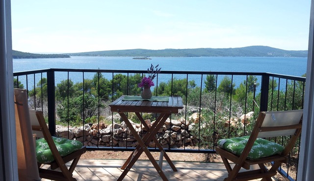 Secluded family friendly house Milna, Brač (K-12229)