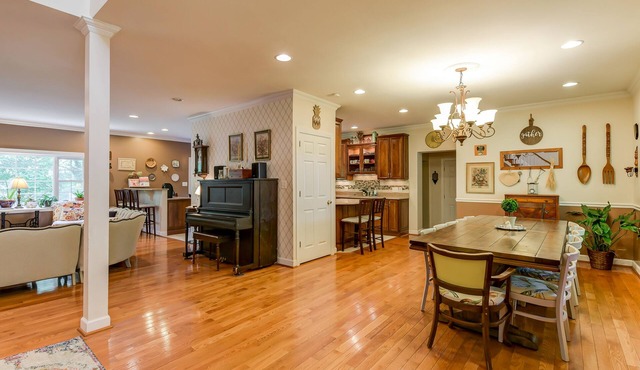 Secluded Family Home 15 Miles To DC