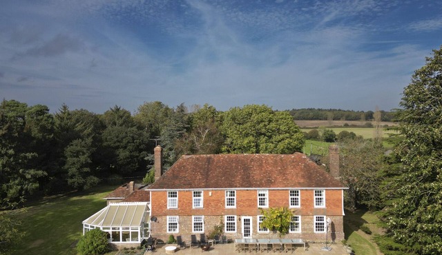 Secluded Farmhouse set in 300 acres, sleeps 11 comfortably, and up to 14 people.