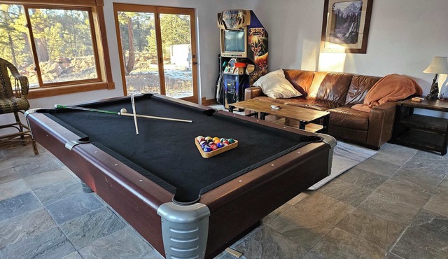 Secluded Florissant Gem: Hot Tub & Mountain Views
