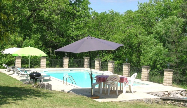 Secluded cottage with private pool in a picturesque setting