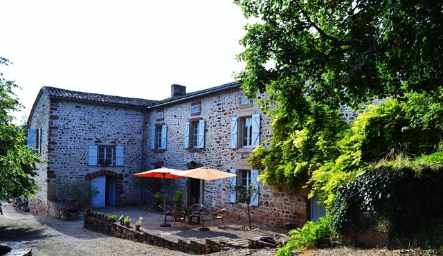 Secluded Stone Country House, Magnificent Views, Quiet, Large Pool