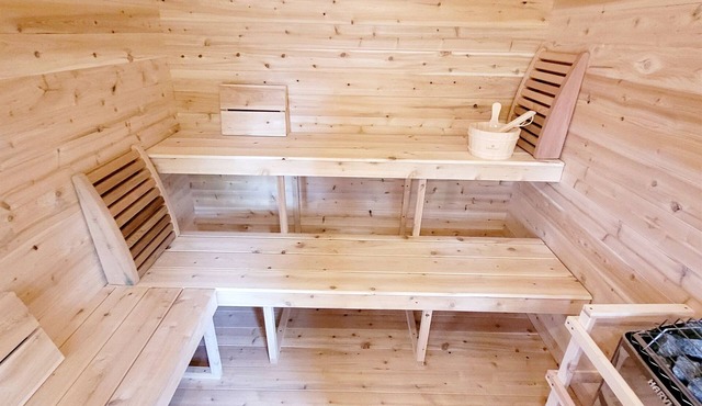 Secluded Getaway Access to 2 Lakes, Sauna, Game room