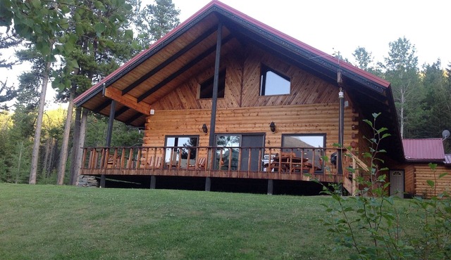 Secluded Glacier Meadow Log Home - 4 bedrooms, 2 bathrooms