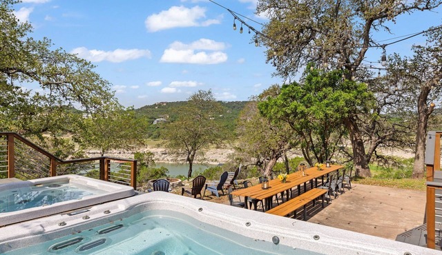 Secluded Hill Country Getaway: Hot Tub, Swim Spa and Beautiful Views