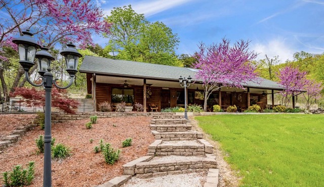 Secluded Hillside Cabin on Historic working Farm