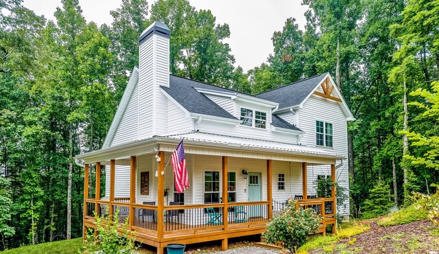 Secluded home on 5+ acres tucked within wineries & apple orchards