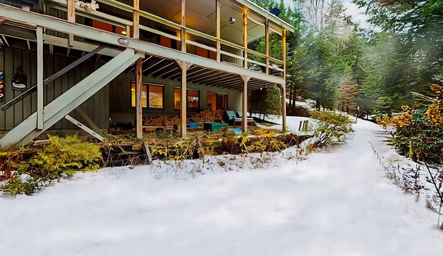 Secluded home w/covered porch and alpine views, near ski resorts, w/foosball