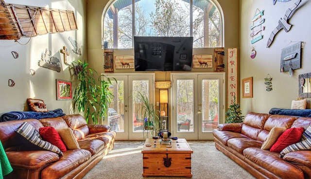 Secluded Home w/Hot Tub & Mountain Views!