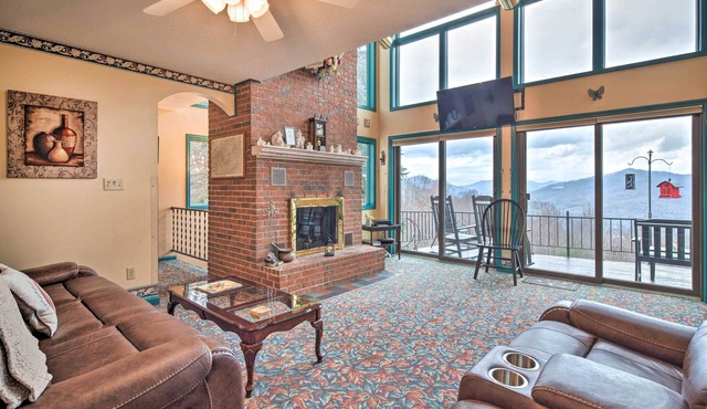 Secluded Home w/Views in Burnsville: Hike & Ski!