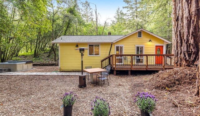 Secluded home with hot tub, washer/dryer, WiFi - near wineries, beach