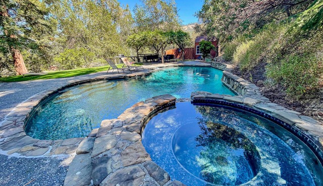 Secluded home with private saltwater pool, spa & amazing view - dog-friendly