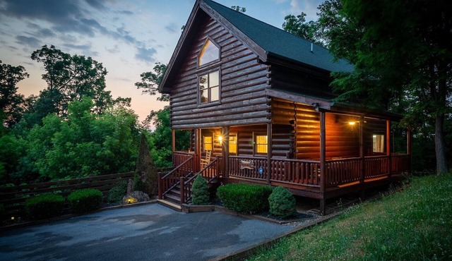 ⭐ SECLUDED HOT TUB GAME ROOM LOCATION EASY ROADS! ⭐