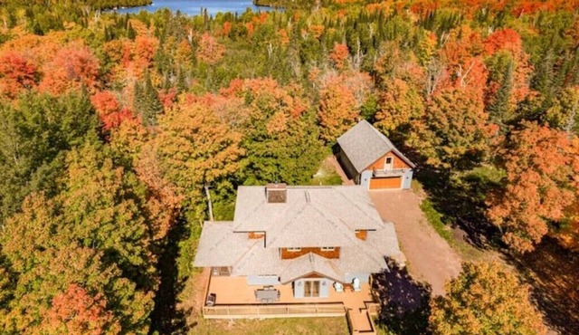 Secluded house in the wood w/sauna, game room. Near lake Caribou & Lutsen ski.